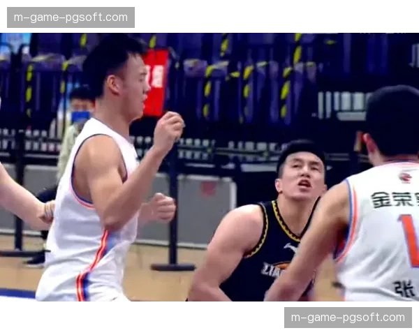 福建队三十六分大胜四川 四川遭遇十九连败创纪录 福建队三十六分大胜四川 四川遭遇十九连败创纪录